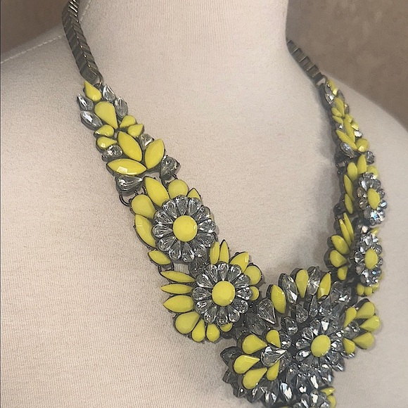 Apolonia Neon Yellow Crystal Stone Cluster Statement Necklace - Picture 4 of 11